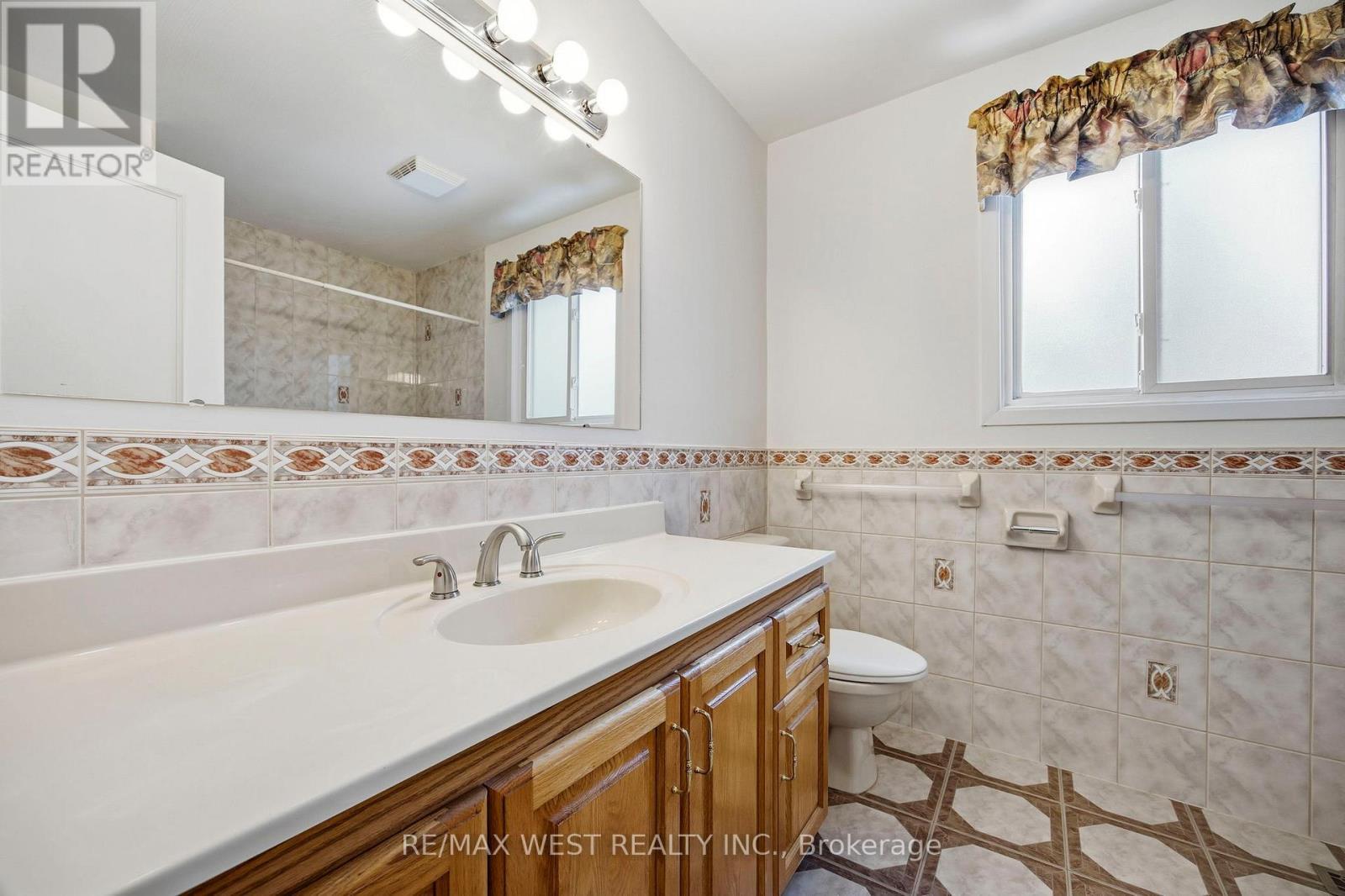 7350 Bendigo Circle, Mississauga, ON - Indoor Photo Showing Bathroom