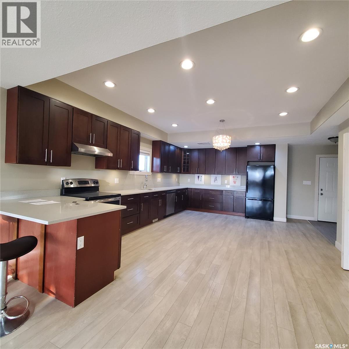 28 1703 Patrick Crescent, Saskatoon, SK - Indoor Photo Showing Kitchen