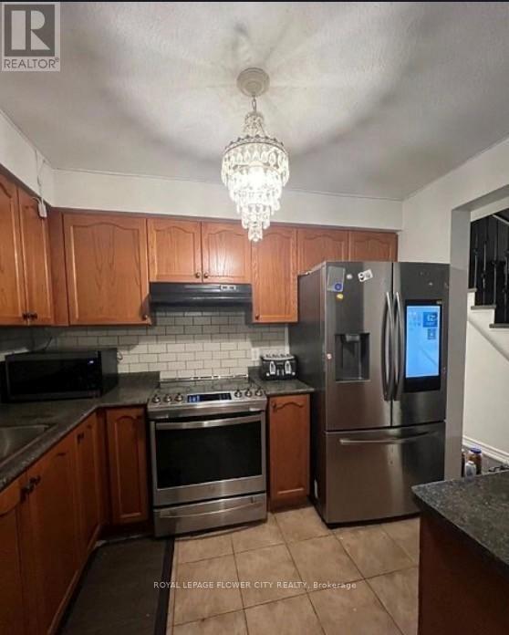 64 Rockcliffe Drive, Kitchener, ON - Indoor Photo Showing Kitchen With Stainless Steel Kitchen