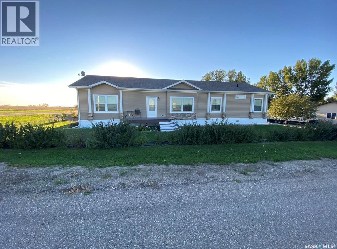 528 Duke Street, Imperial, SK - Outdoor