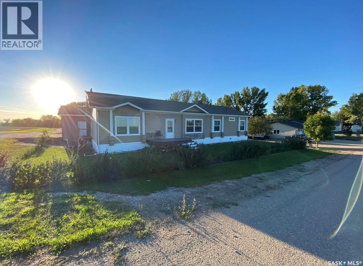 528 Duke Street, Imperial, SK - Outdoor