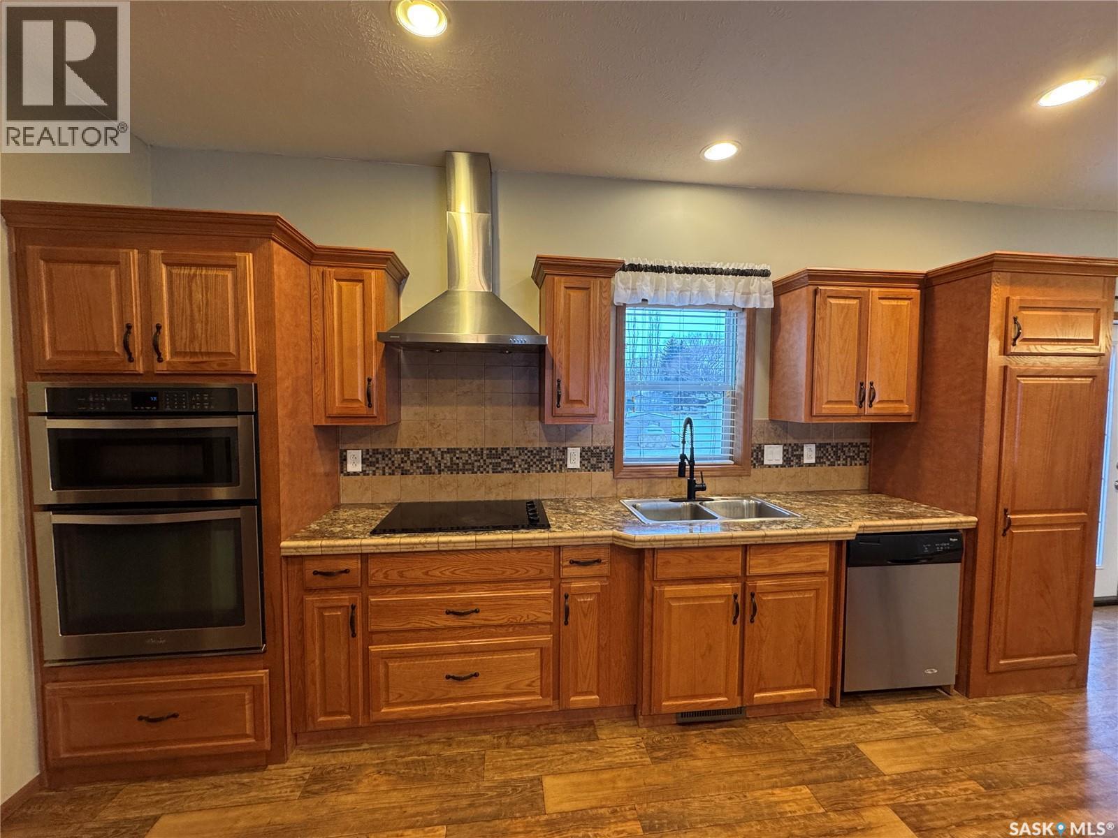 528 Duke Street, Imperial, SK - Indoor Photo Showing Kitchen With Double Sink