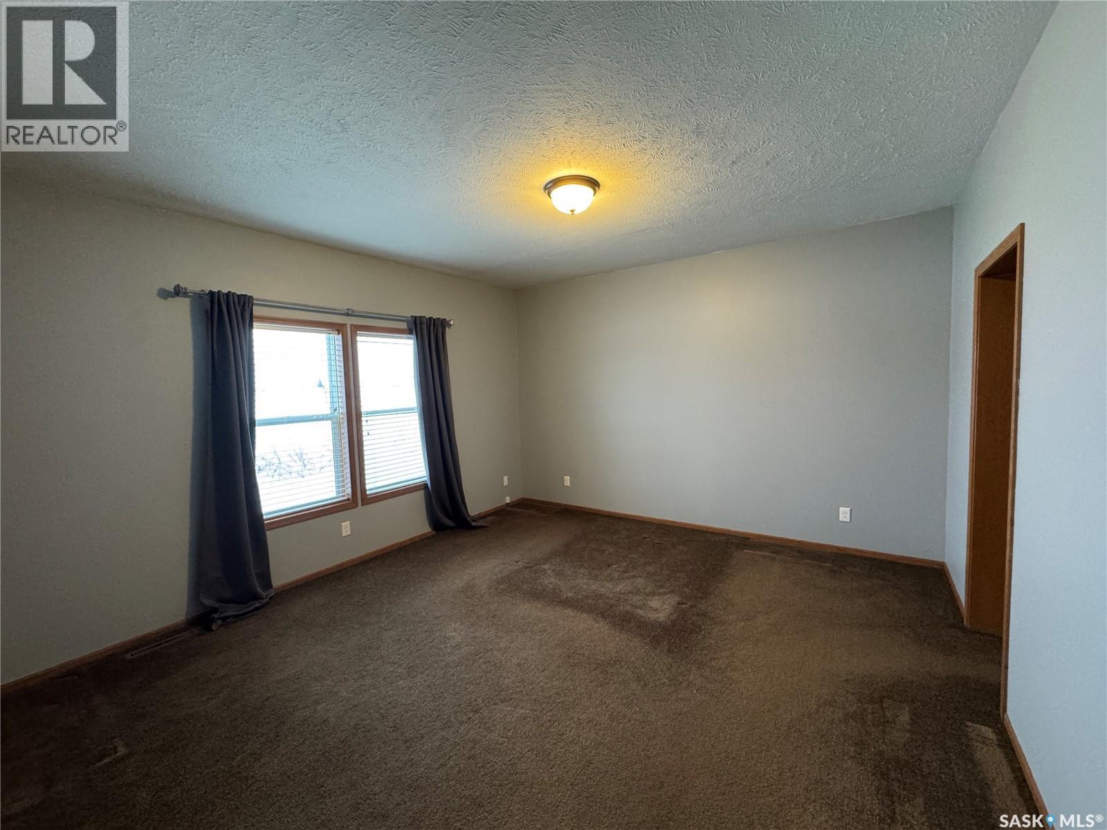 528 Duke Street, Imperial, SK - Indoor Photo Showing Other Room