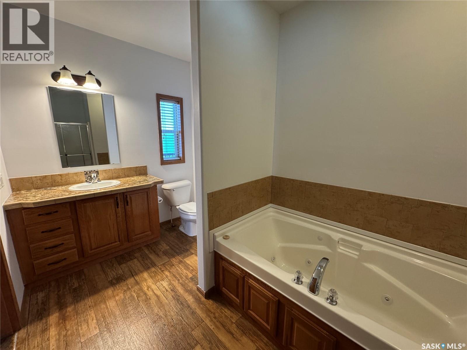528 Duke Street, Imperial, SK - Indoor Photo Showing Bathroom