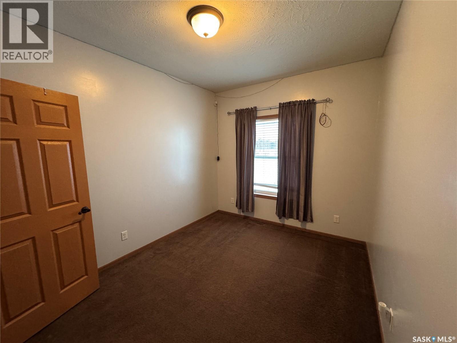 528 Duke Street, Imperial, SK - Indoor Photo Showing Other Room