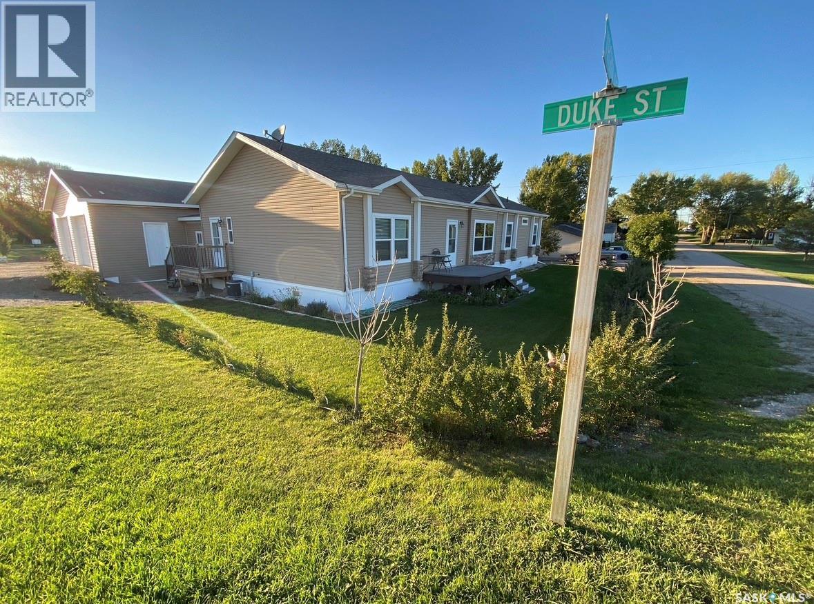 528 Duke Street, Imperial, SK - Outdoor