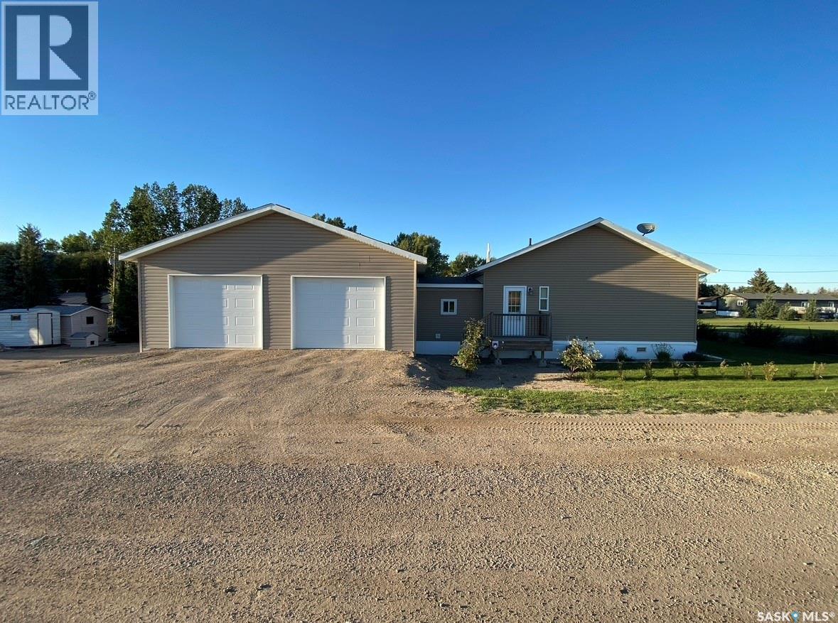 528 Duke Street, Imperial, SK - Outdoor