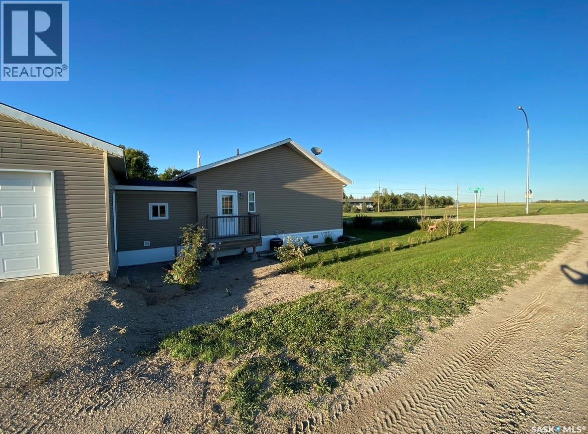 528 Duke Street, Imperial, SK - Outdoor