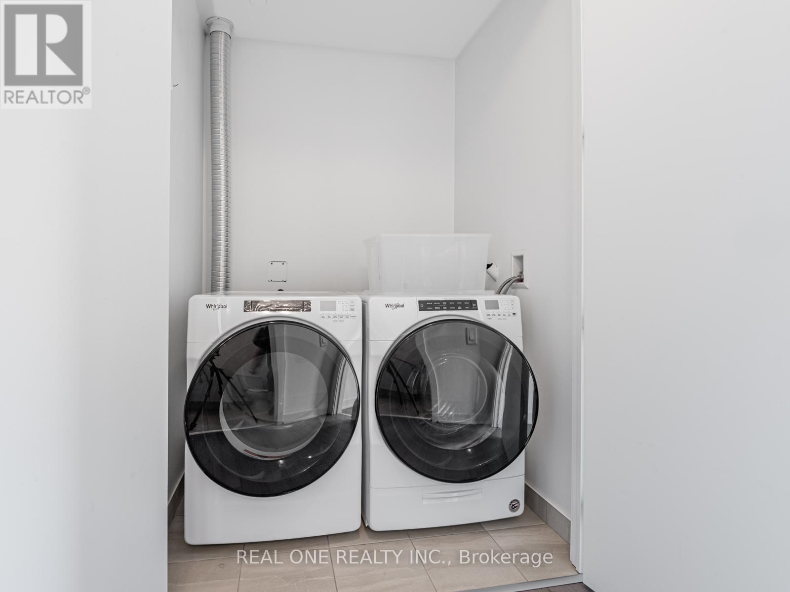3405 - 5180 Yonge Street, Toronto, ON - Indoor Photo Showing Laundry Room