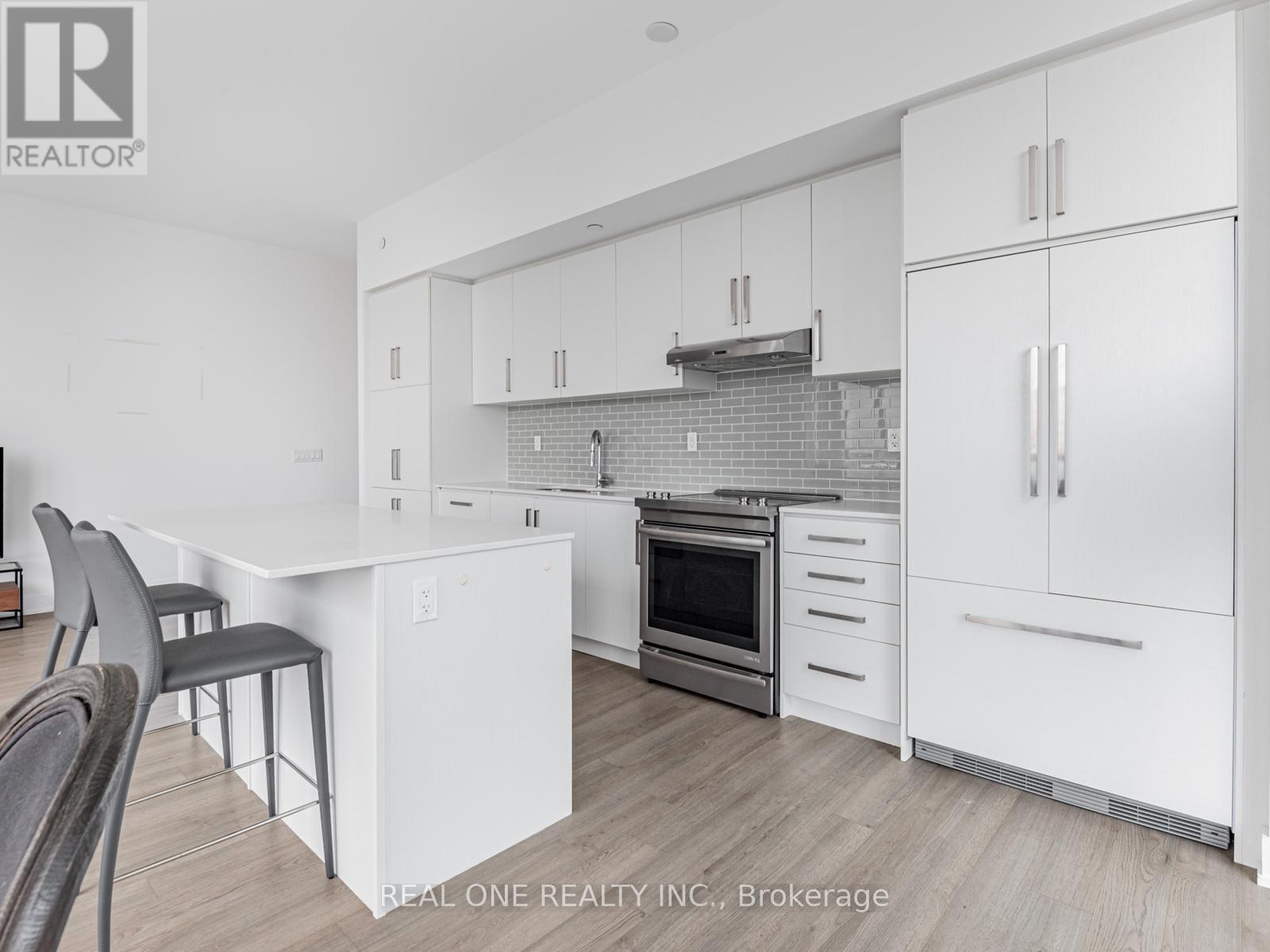 3405 - 5180 Yonge Street, Toronto, ON - Indoor Photo Showing Kitchen With Upgraded Kitchen