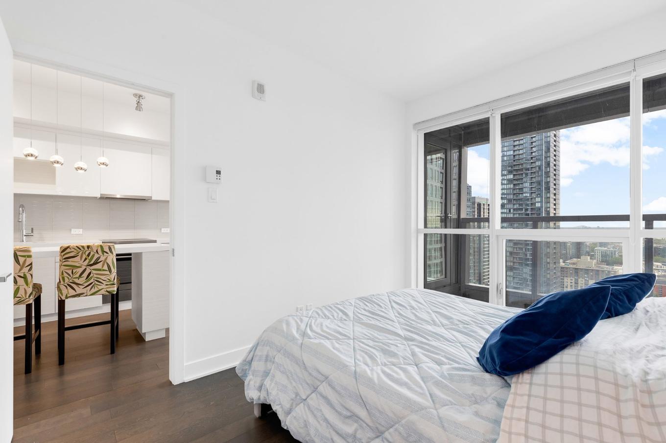 Chambre à coucher - 2303-1050 Rue Drummond, Montréal (Ville-Marie), QC - Indoor Photo Showing Bedroom