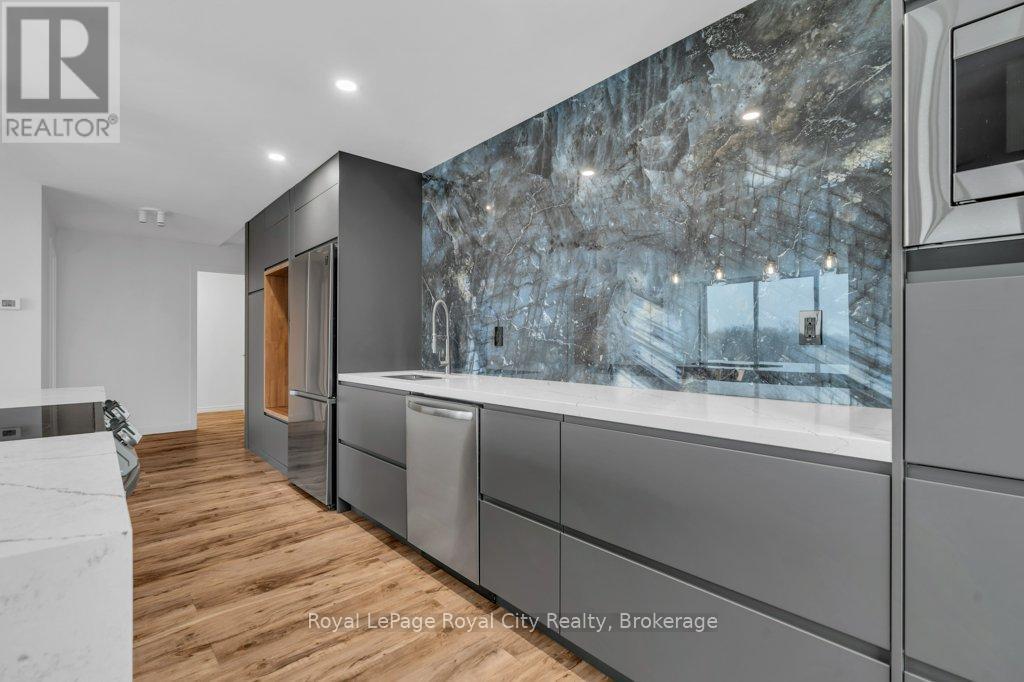 511 - 19 Woodlawn Road E, Guelph (Riverside Park), ON - Indoor