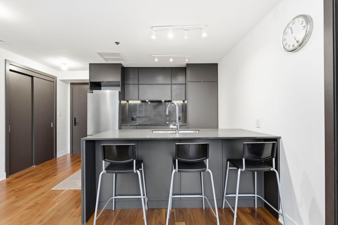 Cuisine - 1001-175 Rue De La Montagne, Montréal (Le Sud-Ouest), QC - Indoor Photo Showing Kitchen With Upgraded Kitchen