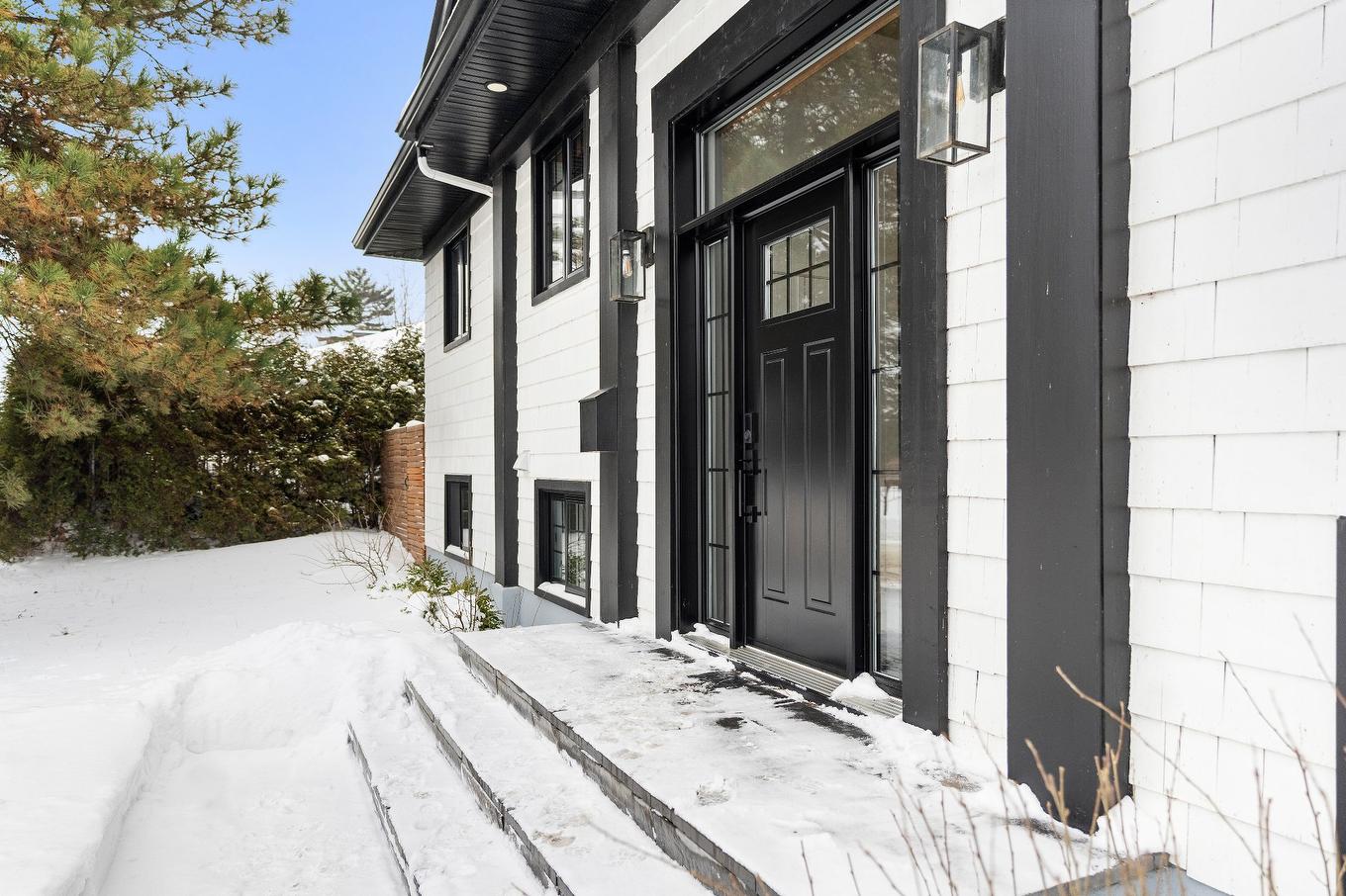 Exterior entrance - 3031 Rue De L'Anse, Québec (Sainte-Foy/Sillery/Cap-Rouge), QC - Outdoor With Exterior