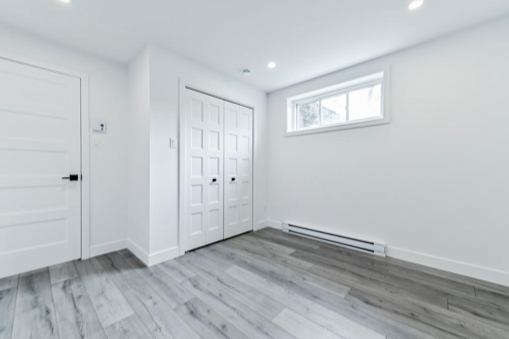 Chambre à coucher - 27 Rue De Bleury, Saint-Jean-Sur-Richelieu, QC - Indoor Photo Showing Other Room