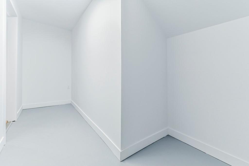 Rangement - 27 Rue De Bleury, Saint-Jean-Sur-Richelieu, QC - Indoor Photo Showing Other Room