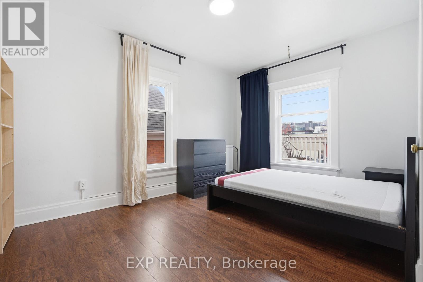 30 Regina Street N, Waterloo, ON - Indoor Photo Showing Bedroom