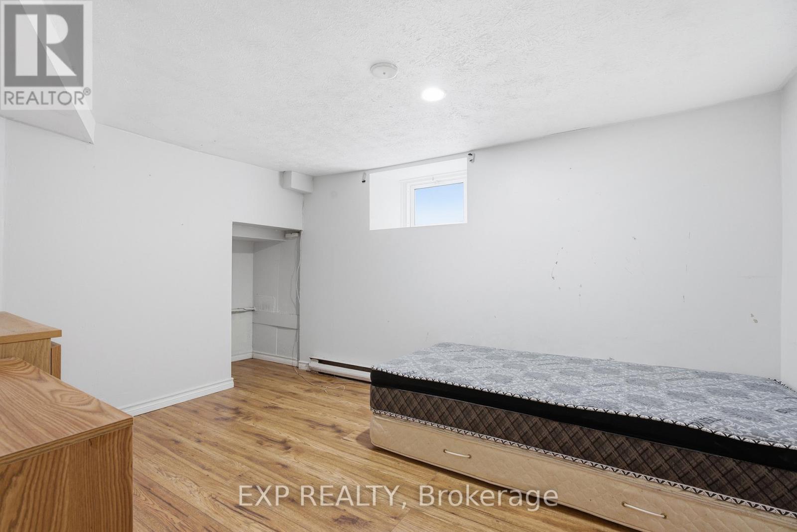 30 Regina Street N, Waterloo, ON - Indoor Photo Showing Other Room