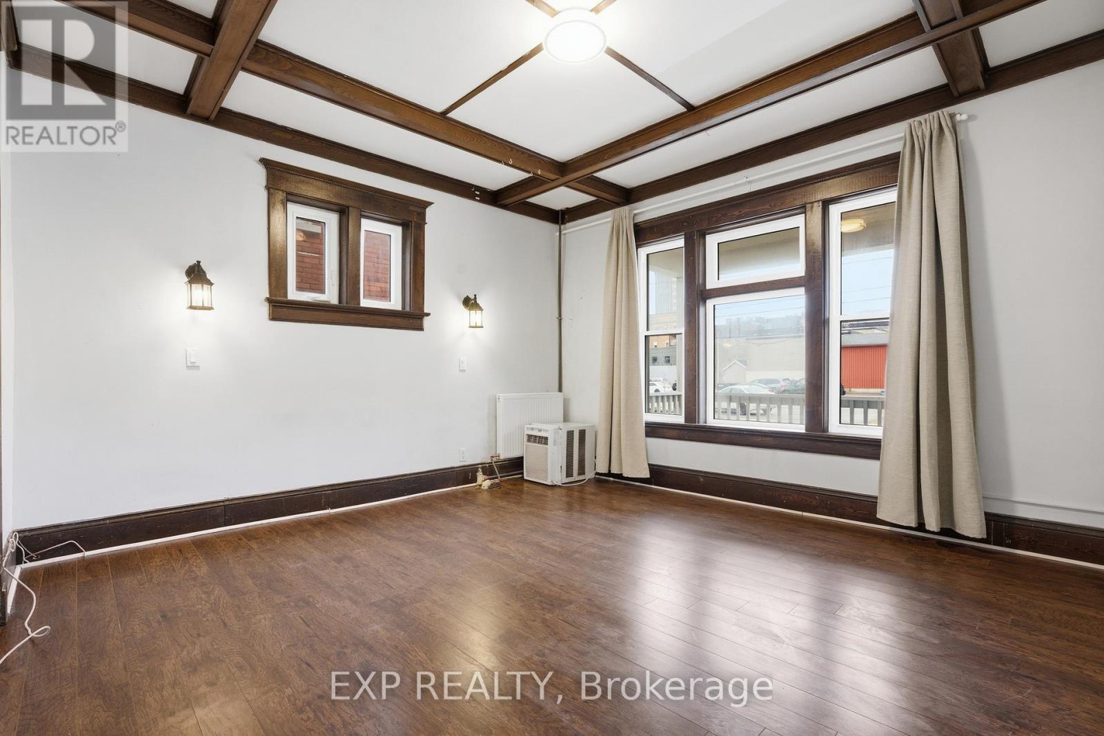 30 Regina Street N, Waterloo, ON - Indoor Photo Showing Other Room