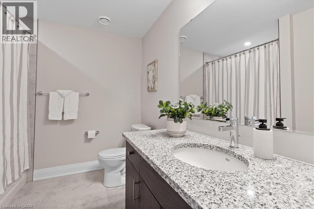 245 Grey Silo Road Unit# 302, Waterloo, ON - Indoor Photo Showing Bathroom
