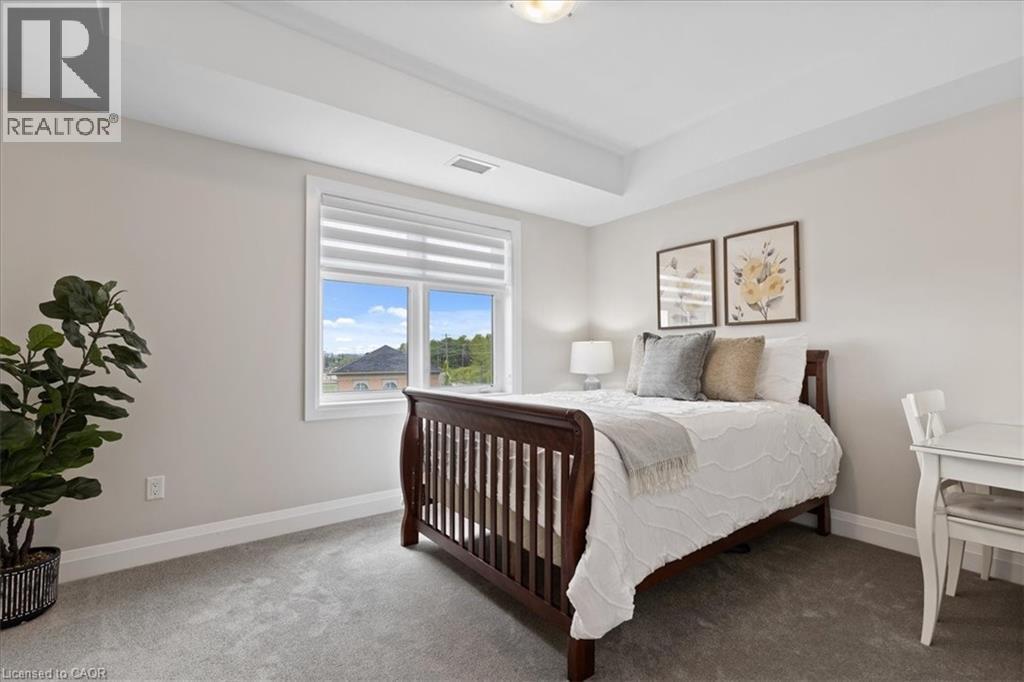 245 Grey Silo Road Unit# 302, Waterloo, ON - Indoor Photo Showing Bedroom