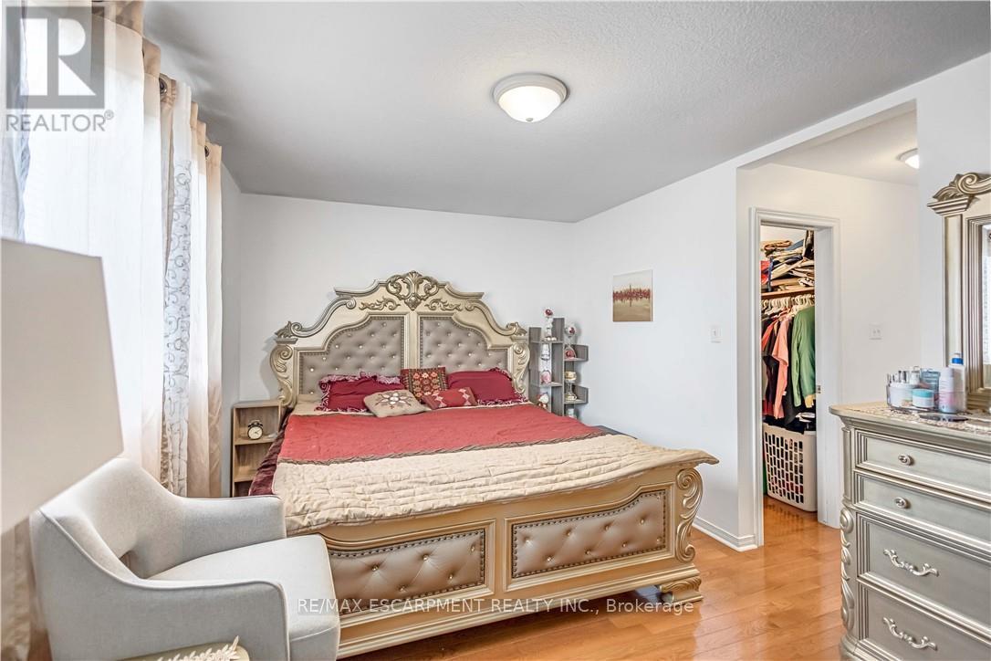 16 Jessica Street, Hamilton, ON - Indoor Photo Showing Bedroom