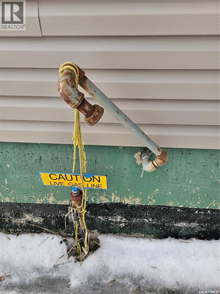 1038 Veterans Avenue, Esterhazy, SK - Outdoor