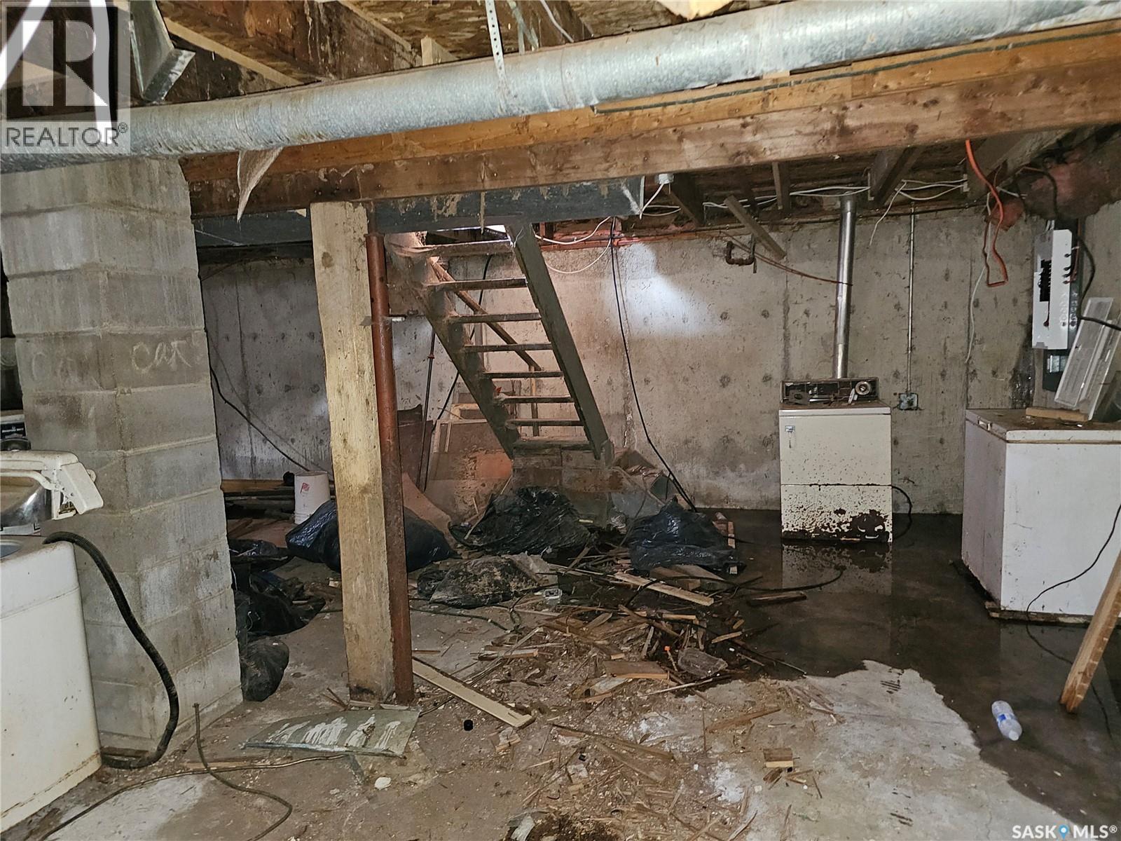 1038 Veterans Avenue, Esterhazy, SK - Indoor Photo Showing Basement