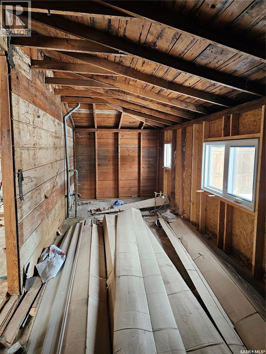 1038 Veterans Avenue, Esterhazy, SK - Indoor