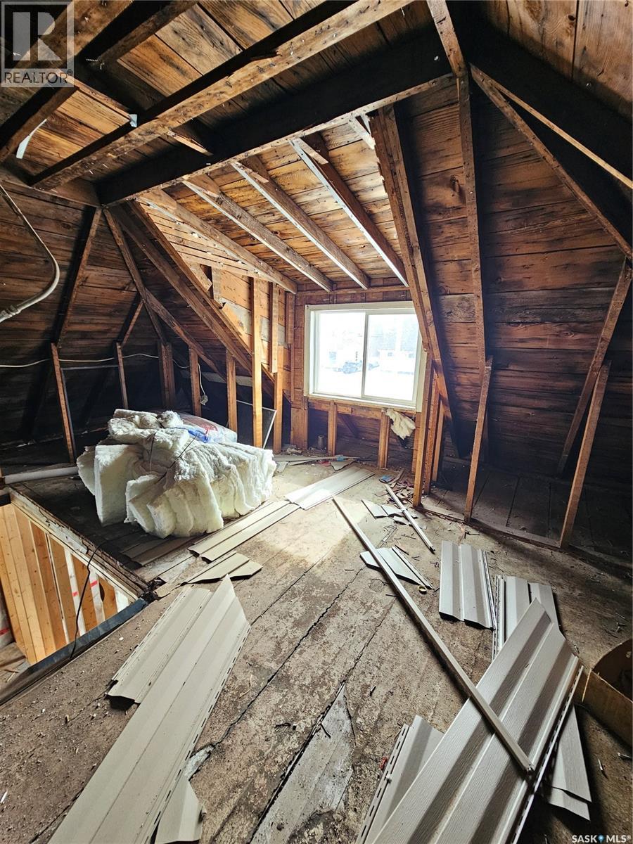 1038 Veterans Avenue, Esterhazy, SK - Indoor