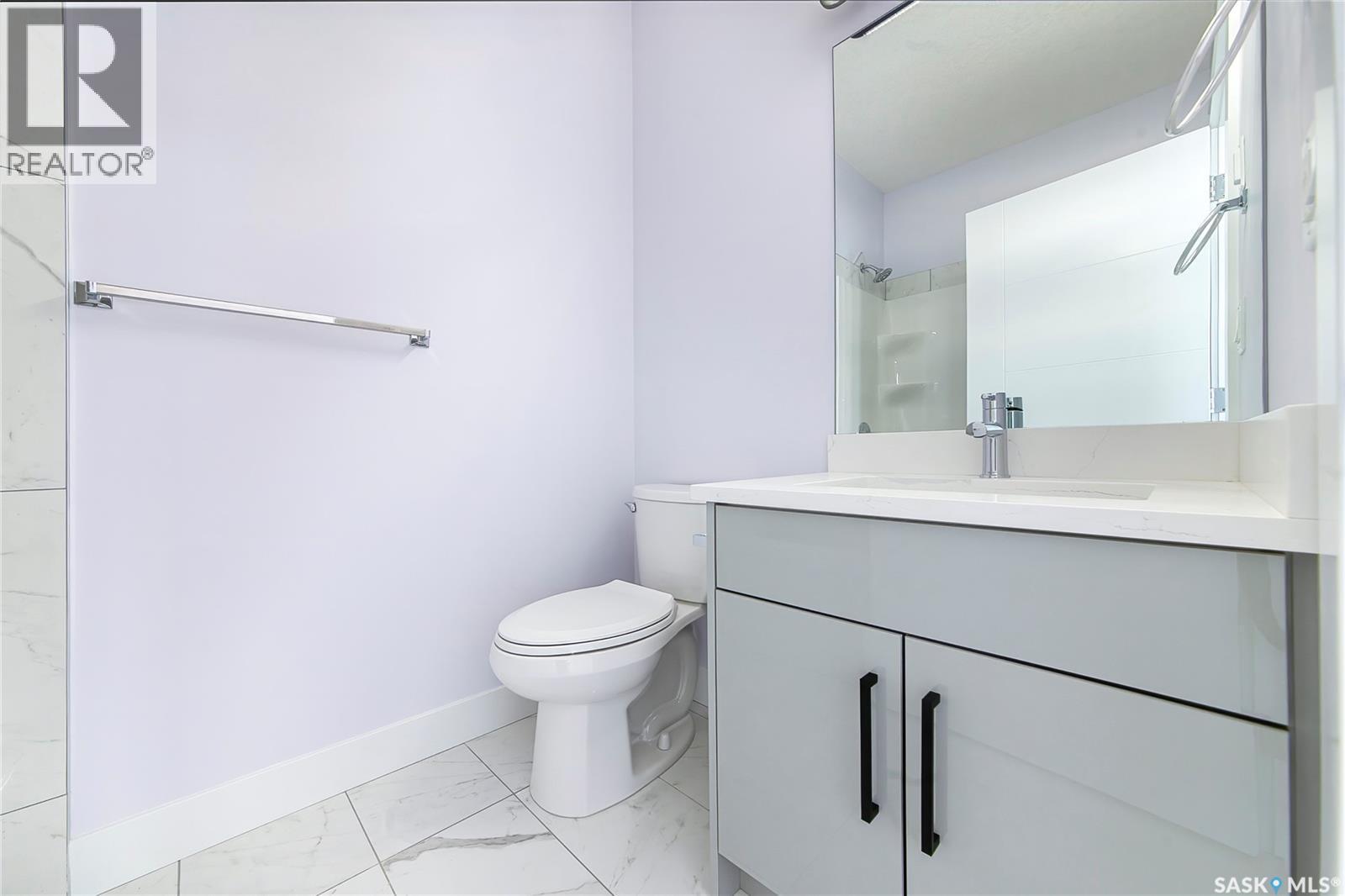 906 Bentley Manor, Saskatoon, SK - Indoor Photo Showing Bathroom