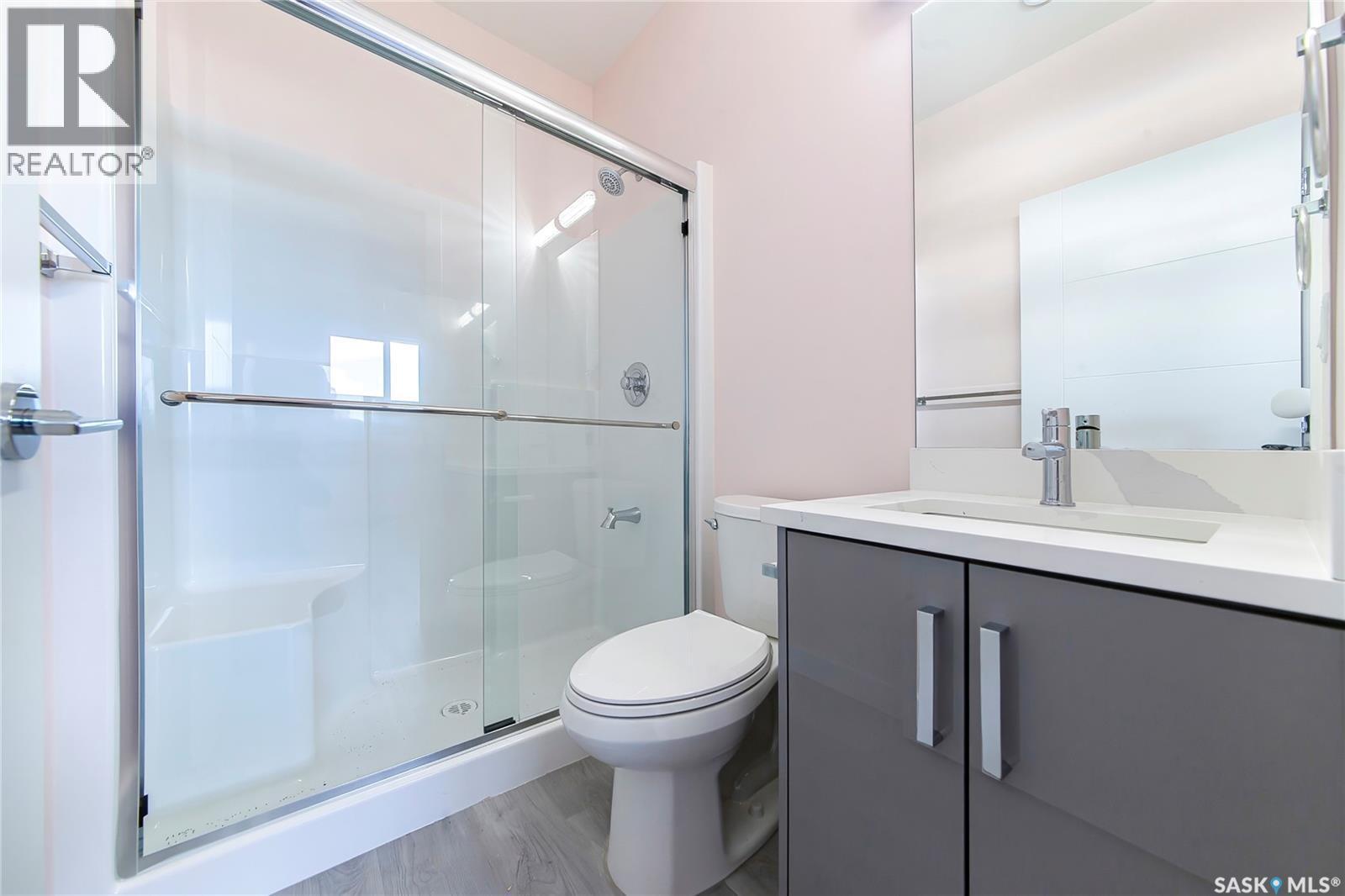 906 Bentley Manor, Saskatoon, SK - Indoor Photo Showing Bathroom