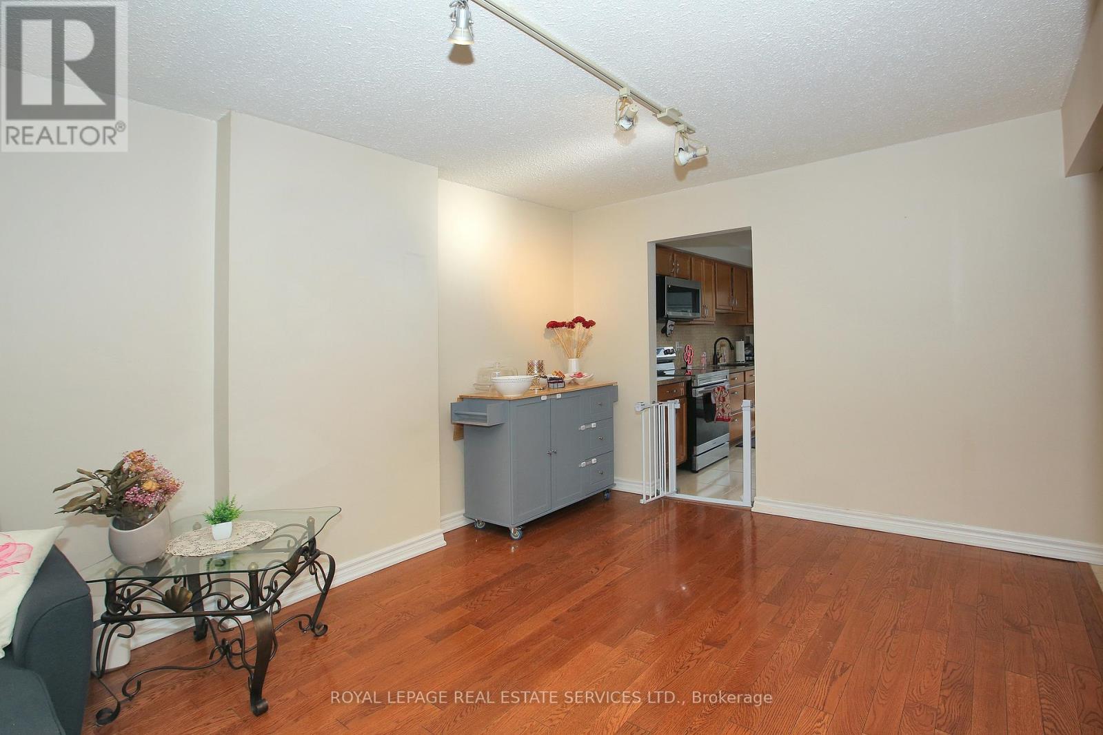 117 - 60 Hanson Road, Mississauga, ON - Indoor Photo Showing Other Room