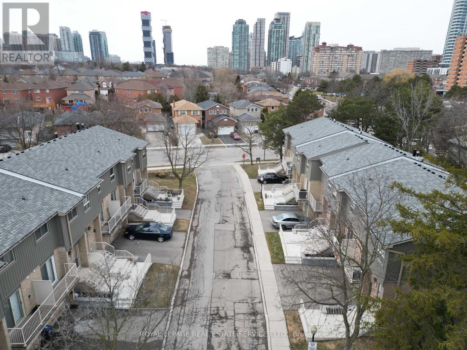 Close to Square One & Mississauga City Centre - 117 - 60 Hanson Road, Mississauga, ON - Outdoor With View
