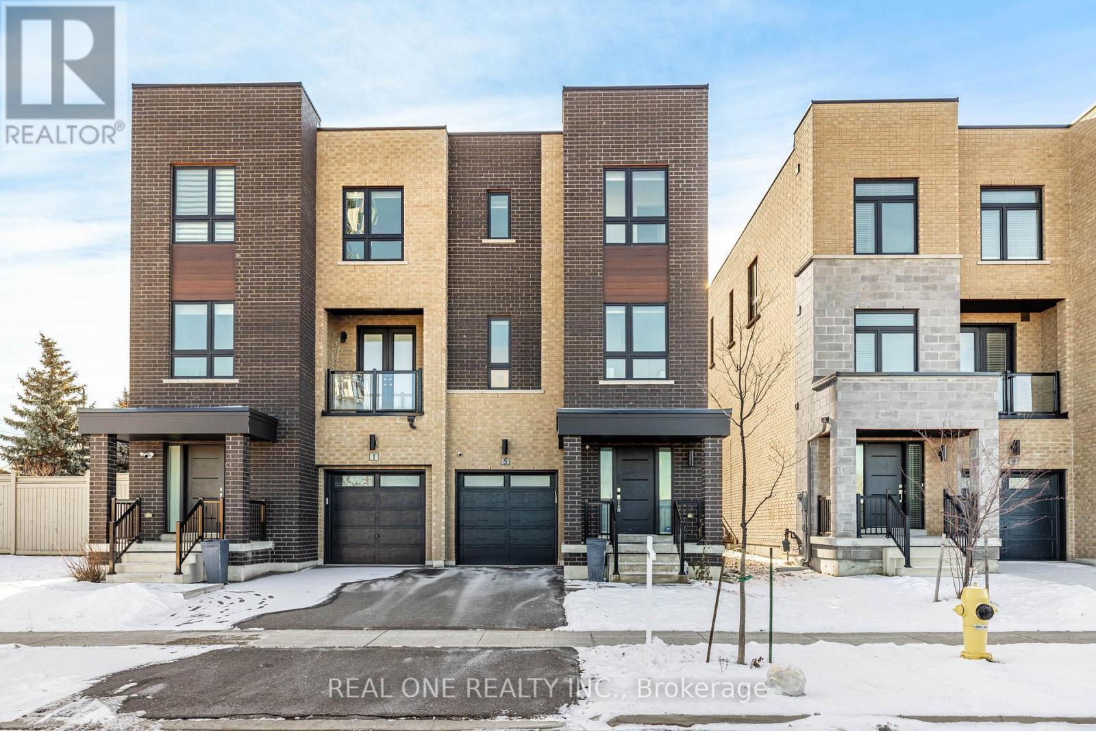 5 Gridiron Gate, Vaughan, ON - Outdoor With Facade