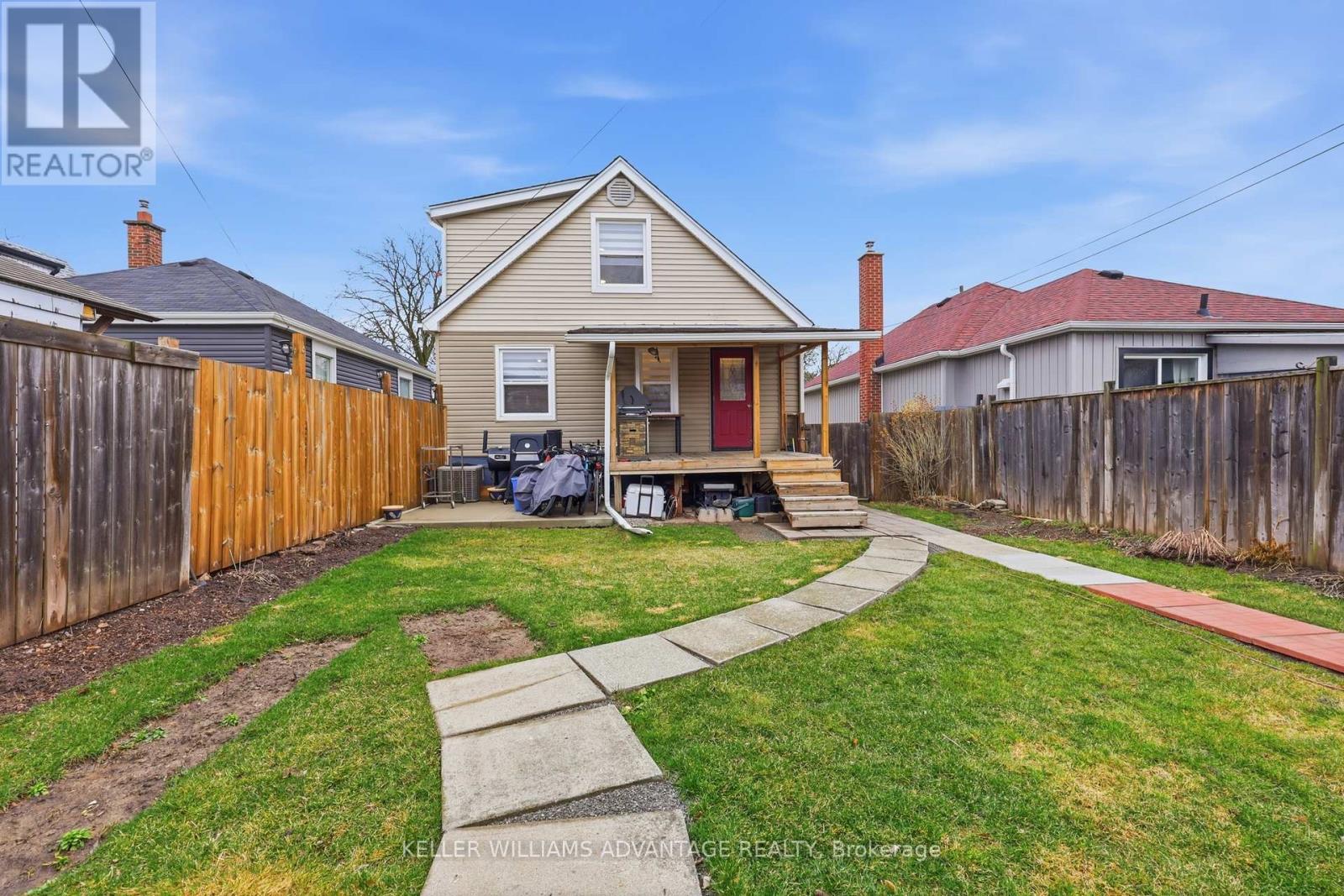 2062 Barton Street E, Hamilton, ON - Outdoor