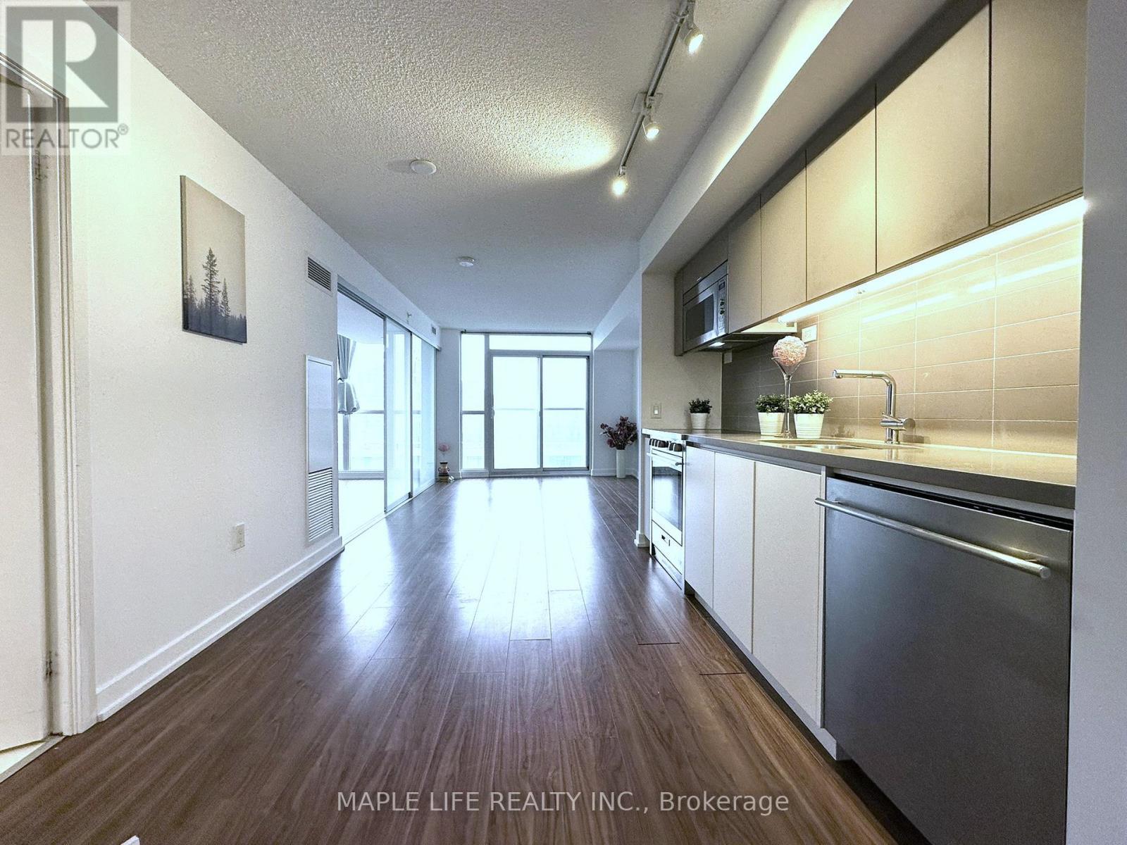 1111 - 85 Queens Wharf Road, Toronto, ON - Indoor Photo Showing Kitchen