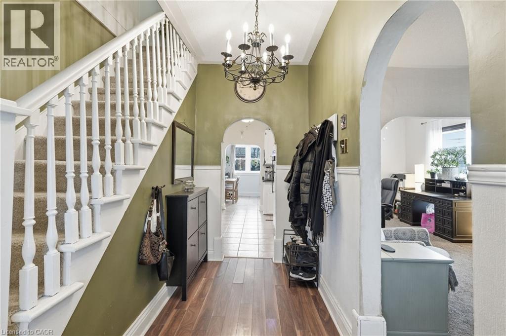 95 East 35Th Street, Hamilton, ON - Indoor Photo Showing Other Room