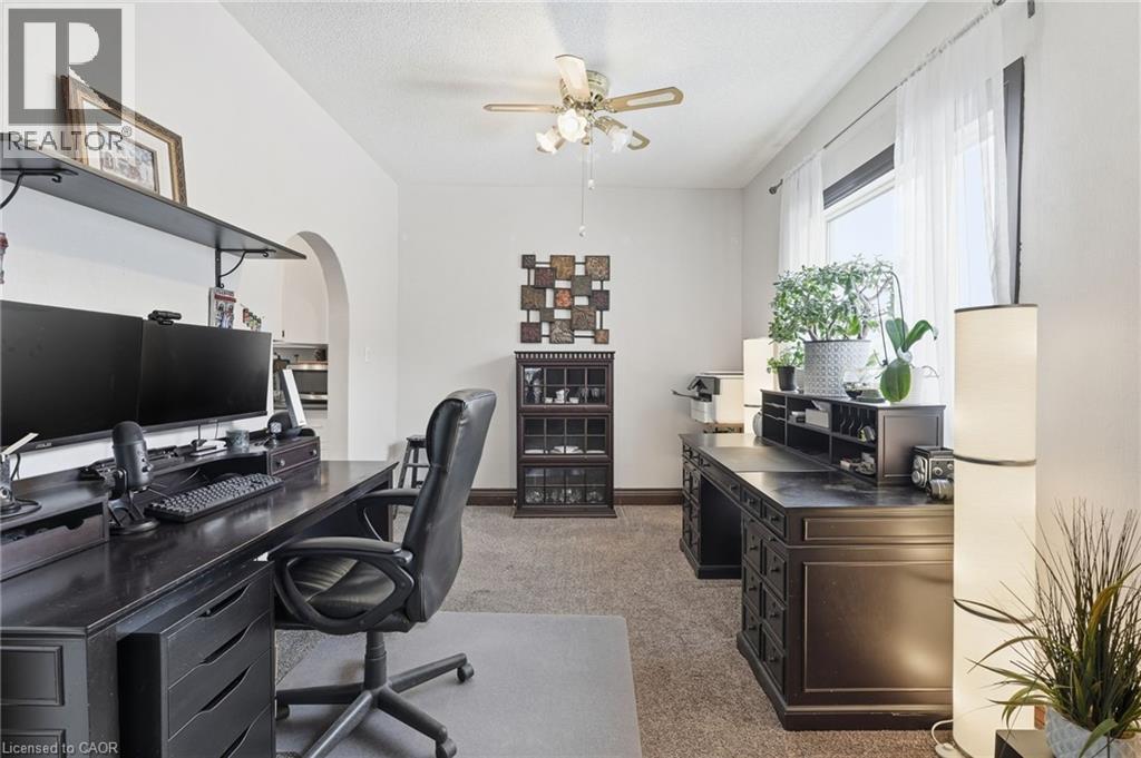 95 East 35Th Street, Hamilton, ON - Indoor Photo Showing Office