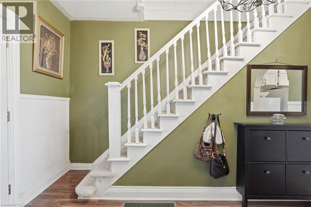 95 East 35Th Street, Hamilton, ON - Indoor Photo Showing Other Room