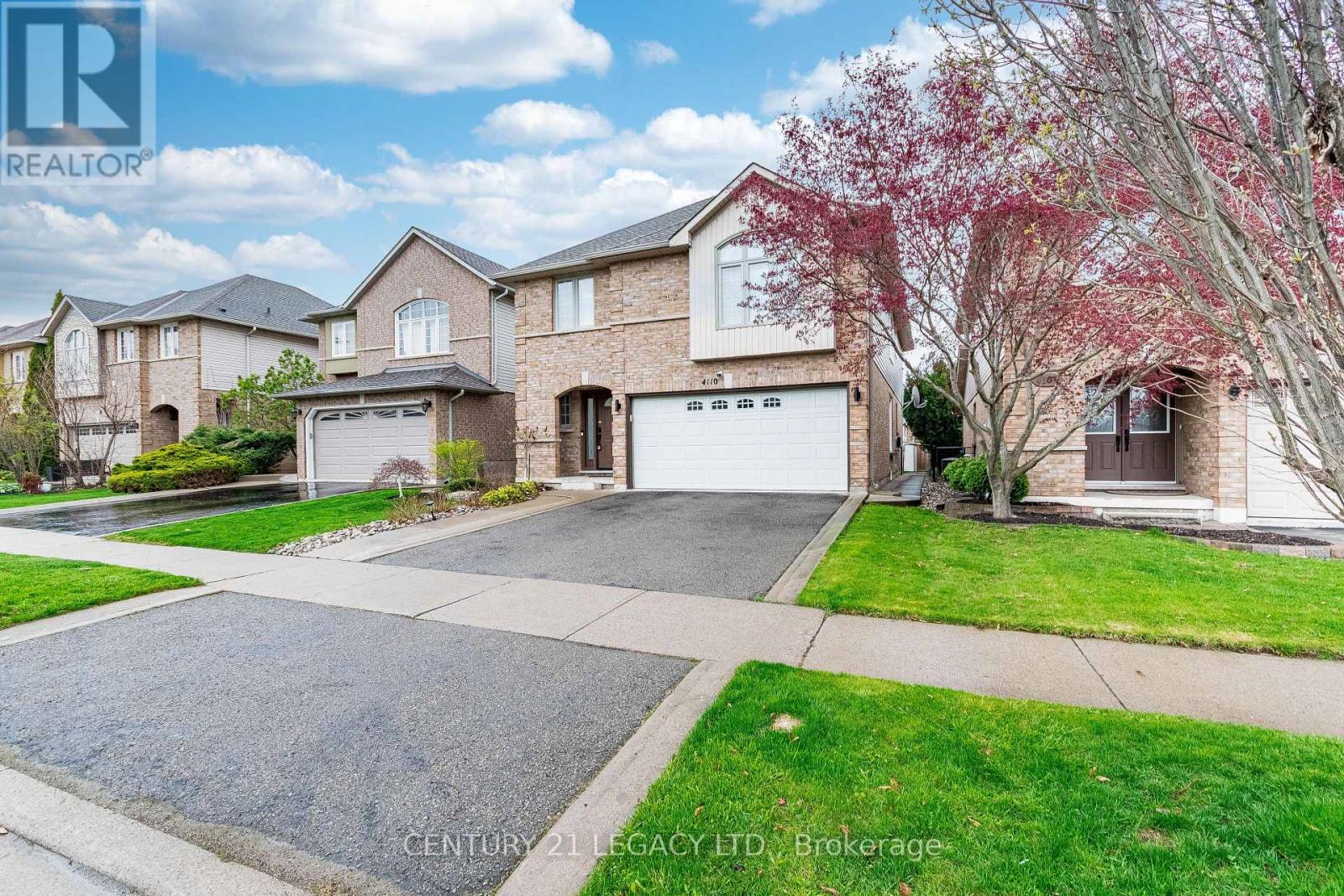 4110 Forest Run Avenue, Burlington, ON - Outdoor With Facade