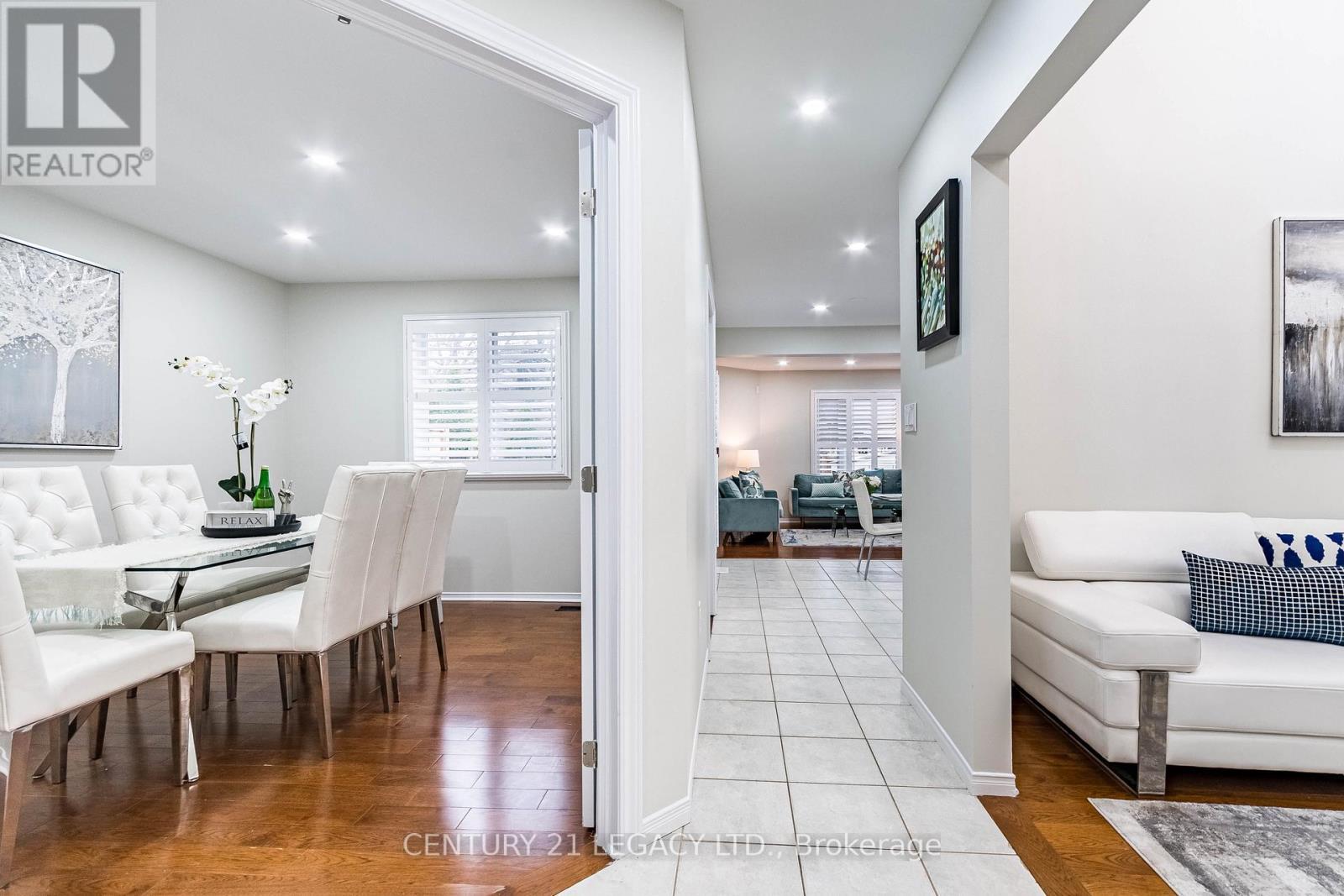 4110 Forest Run Avenue, Burlington, ON - Indoor Photo Showing Dining Room