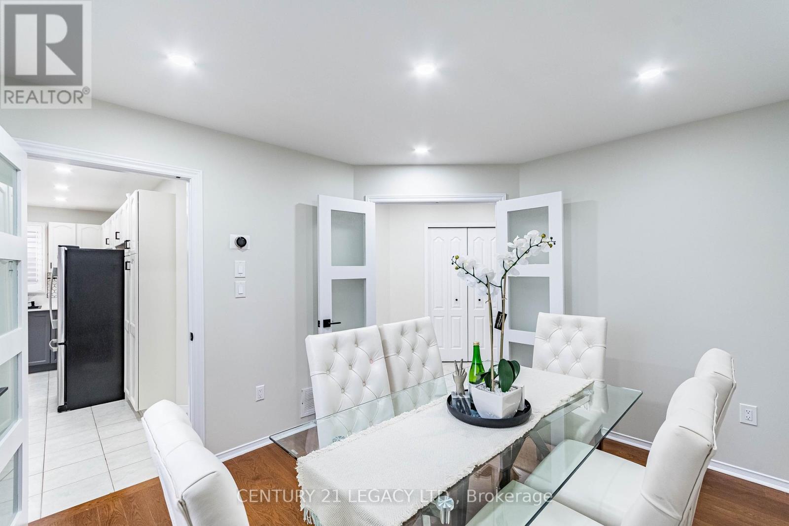 4110 Forest Run Avenue, Burlington, ON - Indoor Photo Showing Dining Room