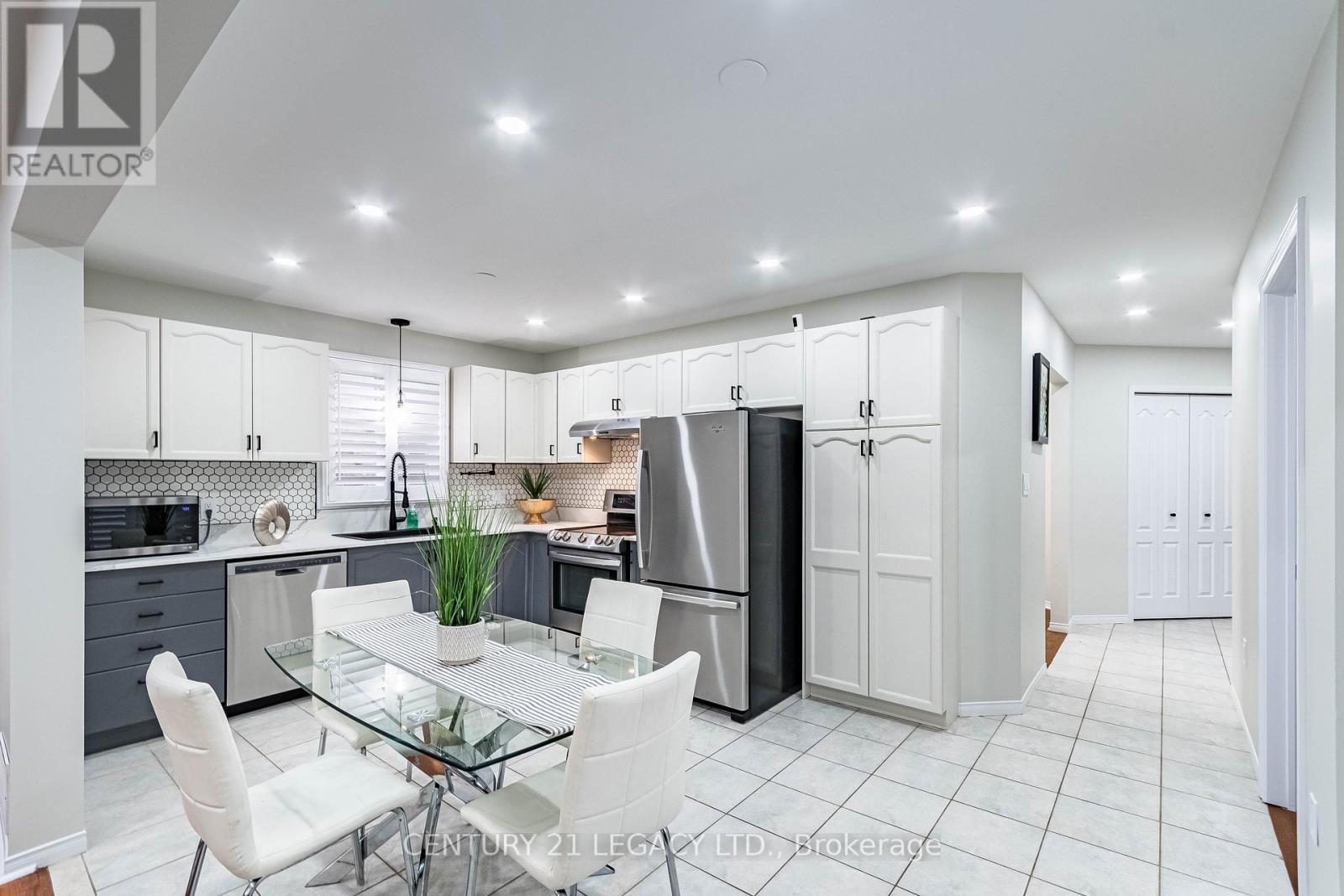 4110 Forest Run Avenue, Burlington, ON - Indoor