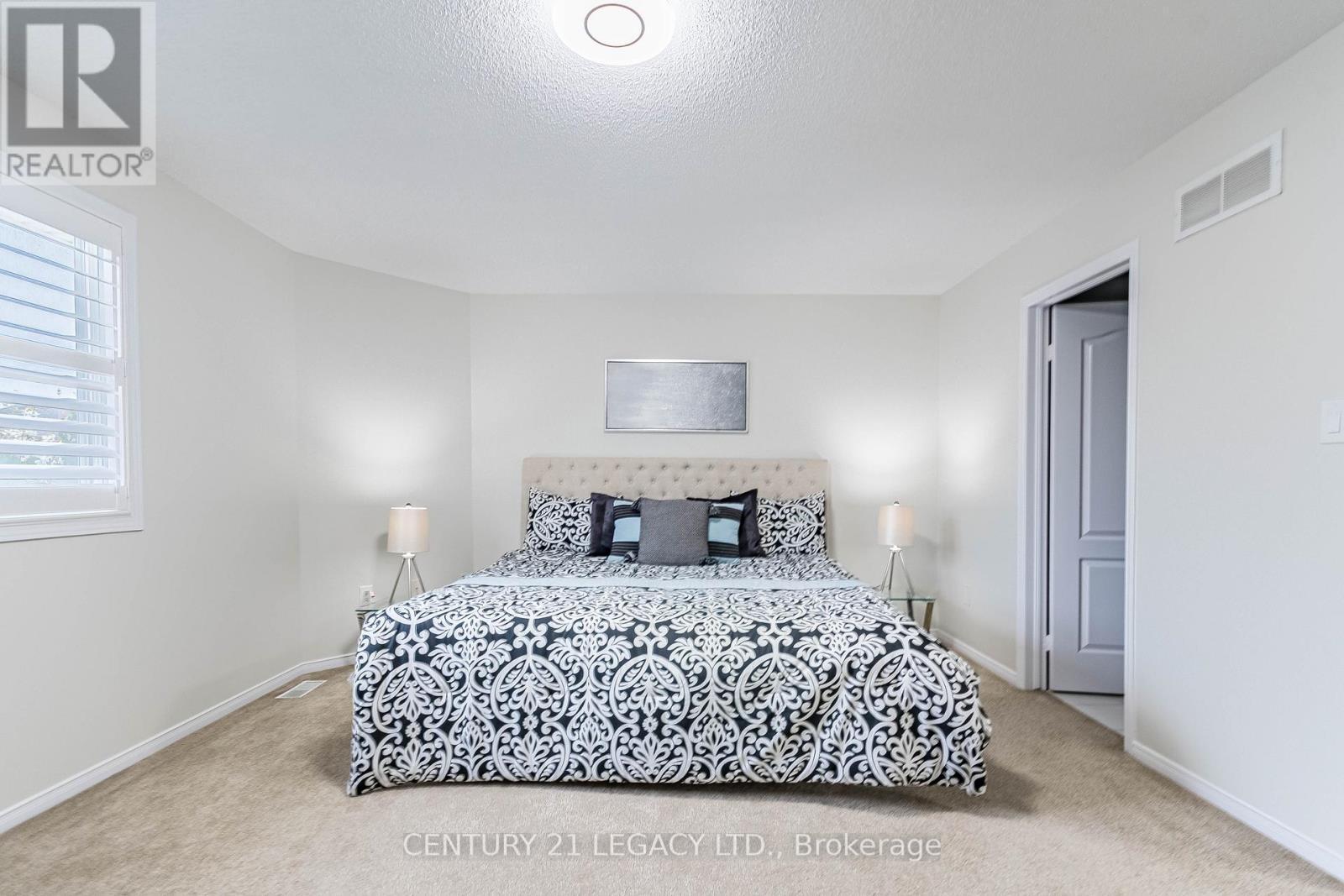 4110 Forest Run Avenue, Burlington, ON - Indoor Photo Showing Bedroom