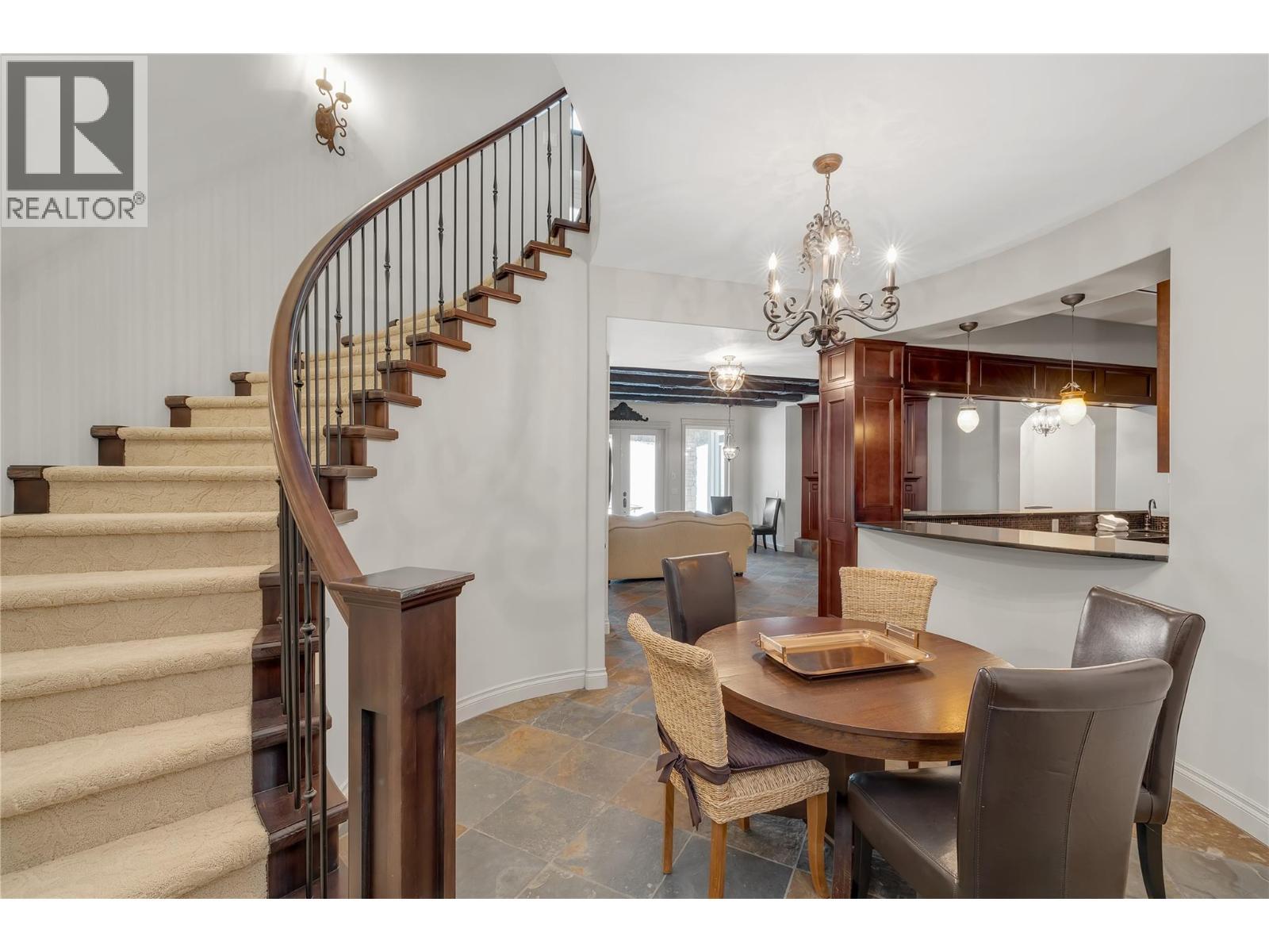 714 Kuipers Crescent, Kelowna, BC - Indoor Photo Showing Dining Room