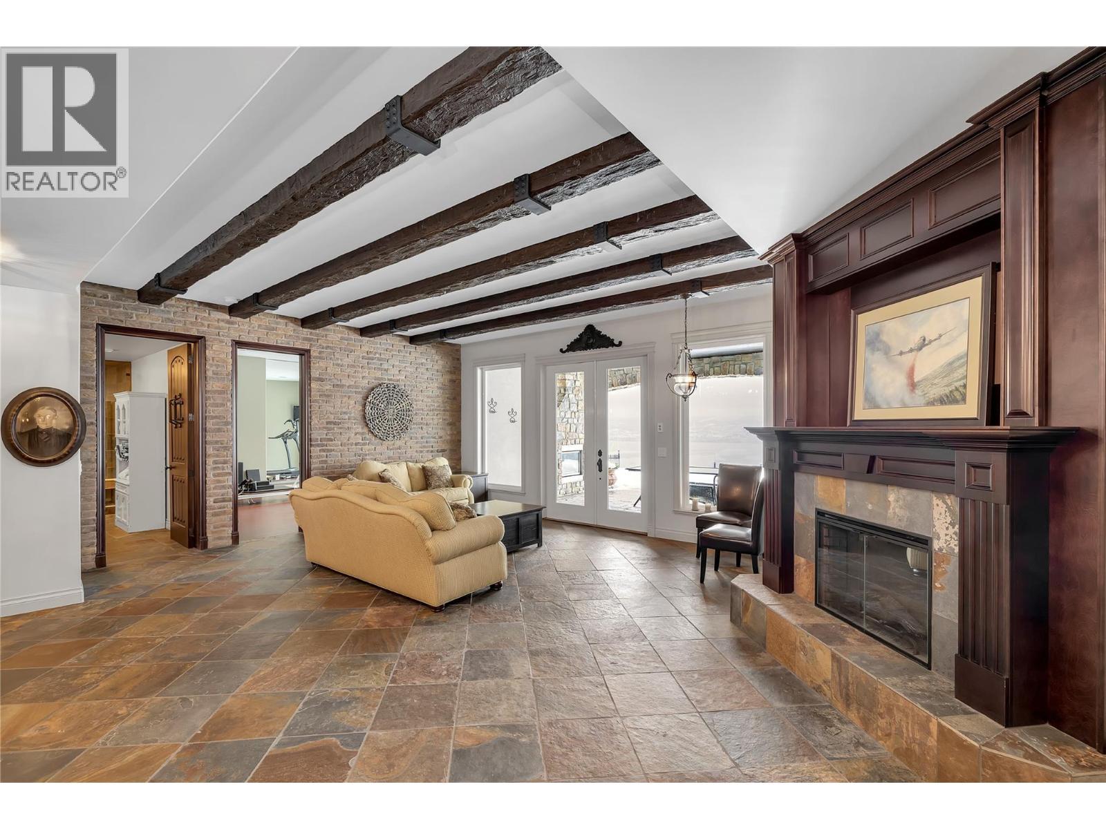 714 Kuipers Crescent, Kelowna, BC - Indoor With Fireplace