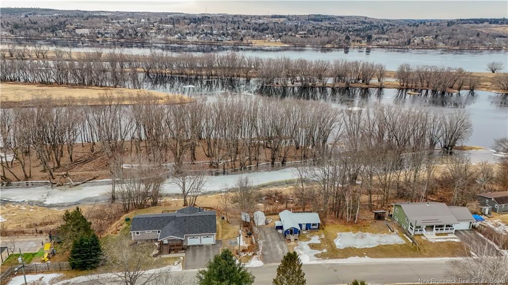 124 Ruby Crt, Fredericton, NB