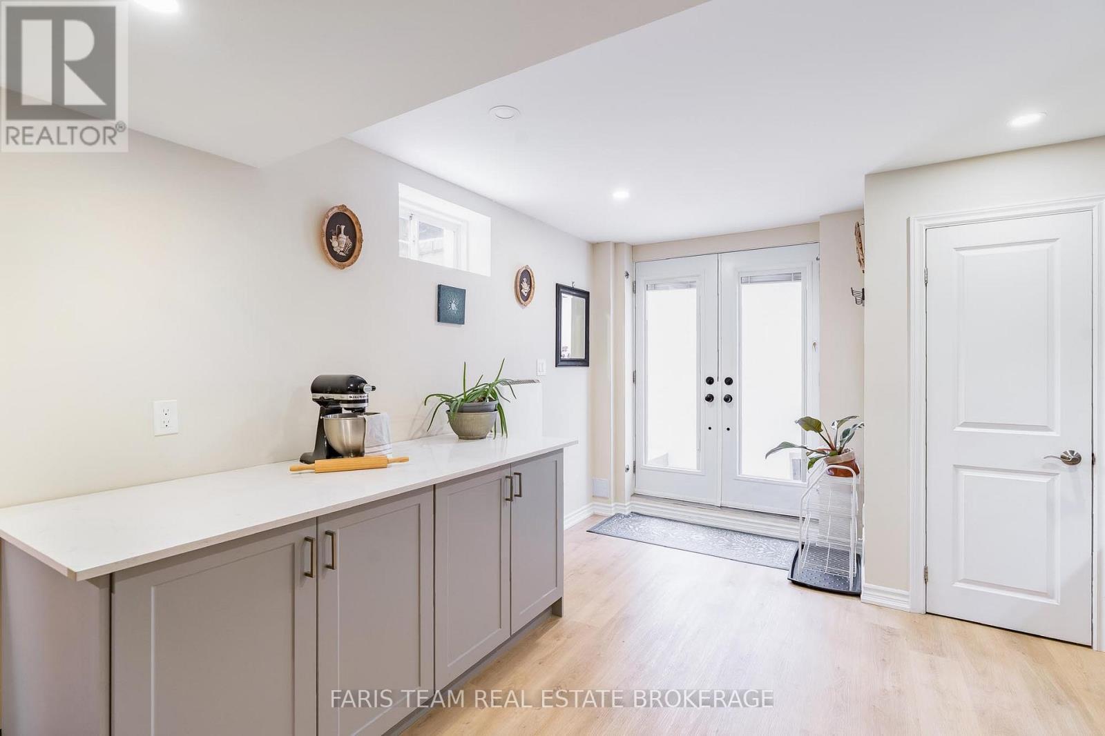 27 Marks Road, Springwater, ON - Indoor Photo Showing Other Room