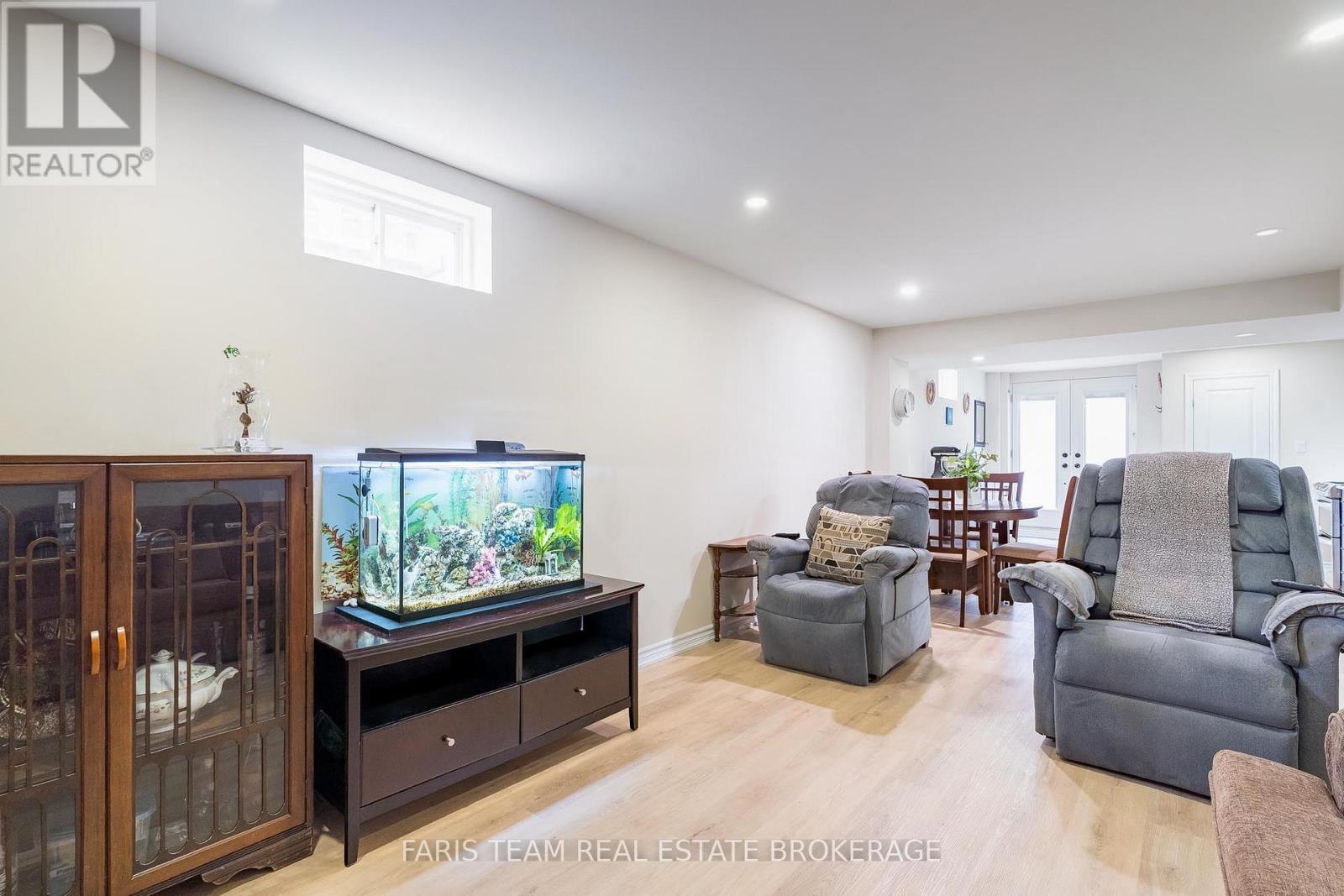 27 Marks Road, Springwater, ON - Indoor